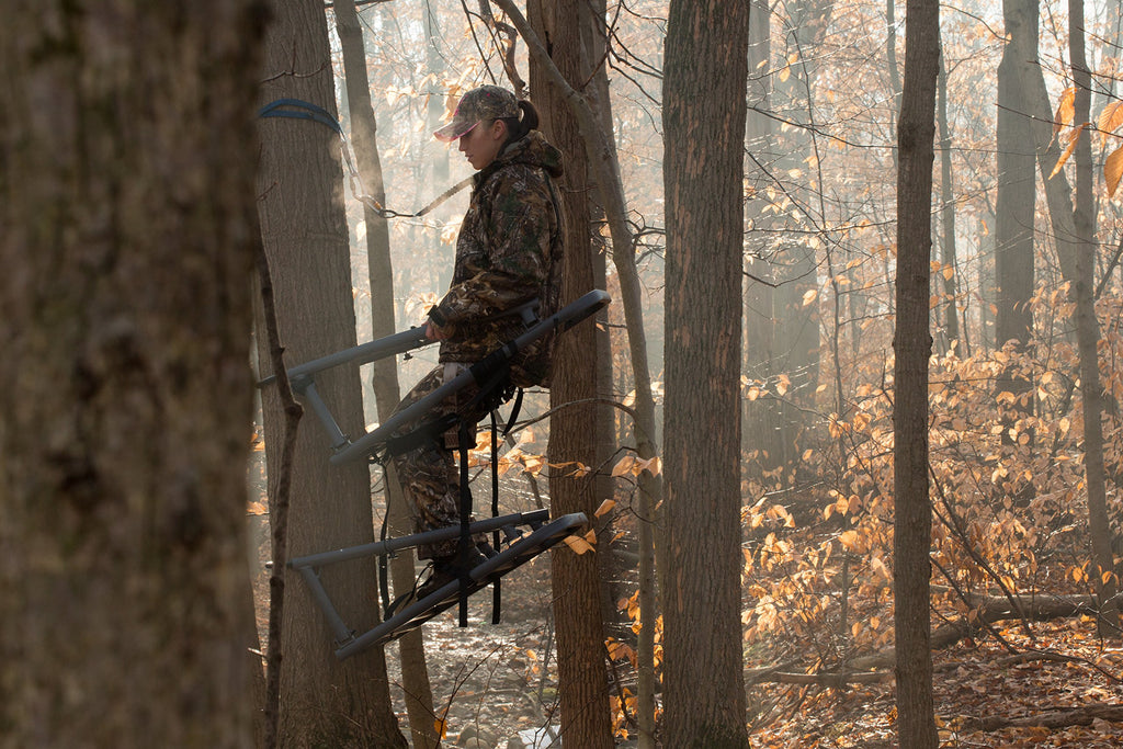Steel Climbing Stand with 21" Wide Net Seat L388